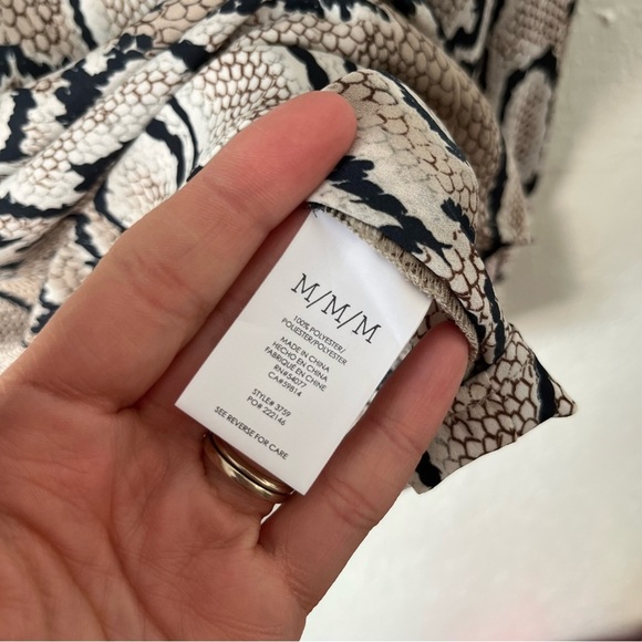 CAbi Top Women's Medium Serpentine Blouse Semi-Sheer Snakeskin Baddie Career - Picture 6 of 7